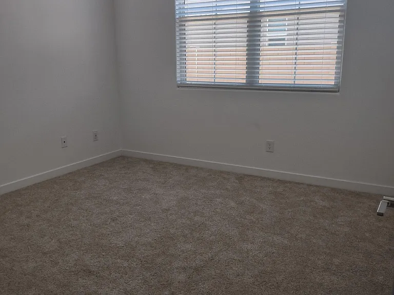 170 E Birchwood Pl — Photo 9