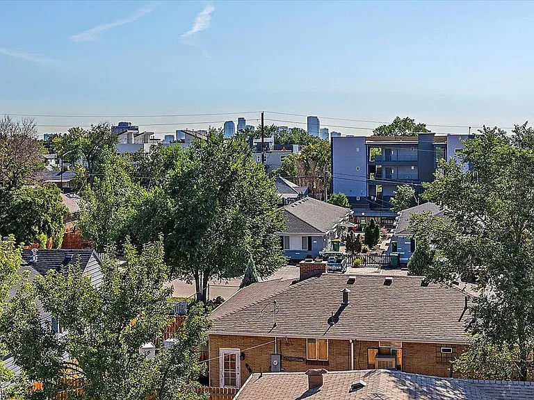 1338 Benton St — Photo 33