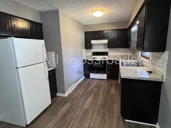 7483 Peachmont Ave NW, North Canton, OH 44720