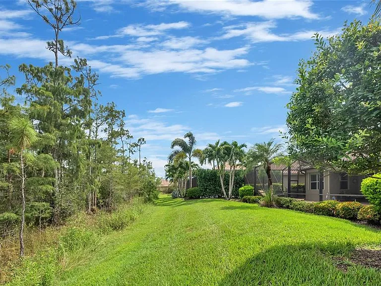 21093 Torre Del Lago St — Photo 33