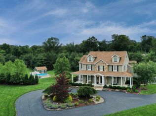 5 Amsterdam Dr, Hillsborough, NJ 08844