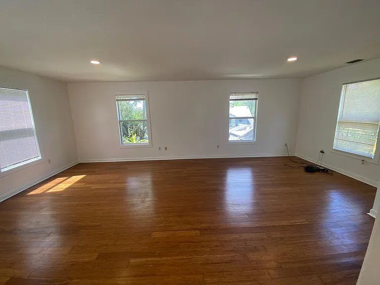 2429 Burlington Ln #B — Photo 2