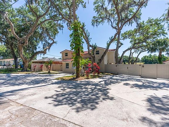 5th image of 10505 Bridgewood Dr