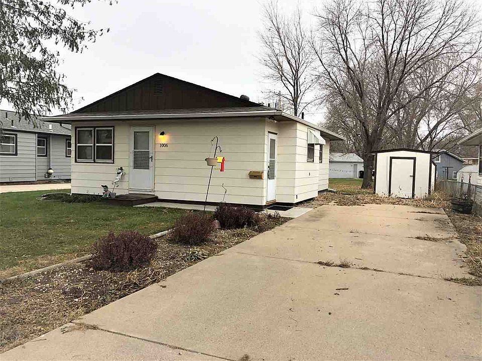 1st image of 1006 Willow Ln