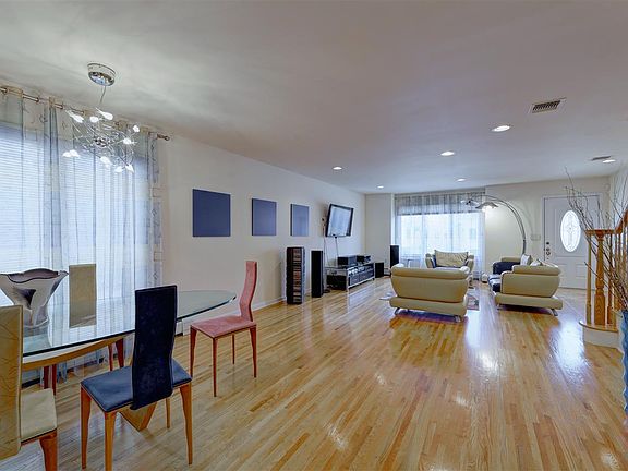 4th image of 414 Washington Ave