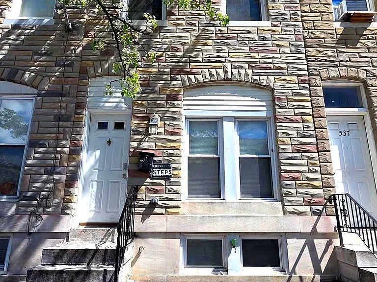 539 N Luzerne Ave — Photo 1