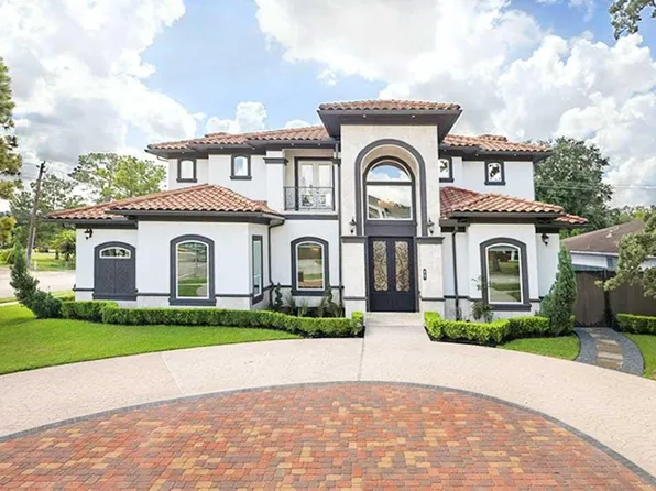 9761 Westview Dr, Houston, TX 77055