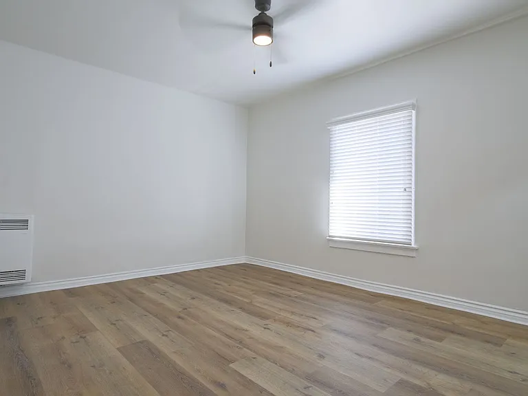 Beautiful Newly Renovated Apartment in Koreatown — Photo 4