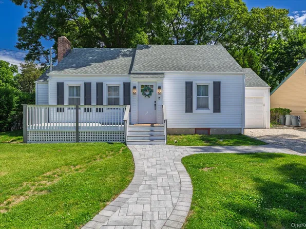 445 Coolidge Drive, Centerport, NY 11721
