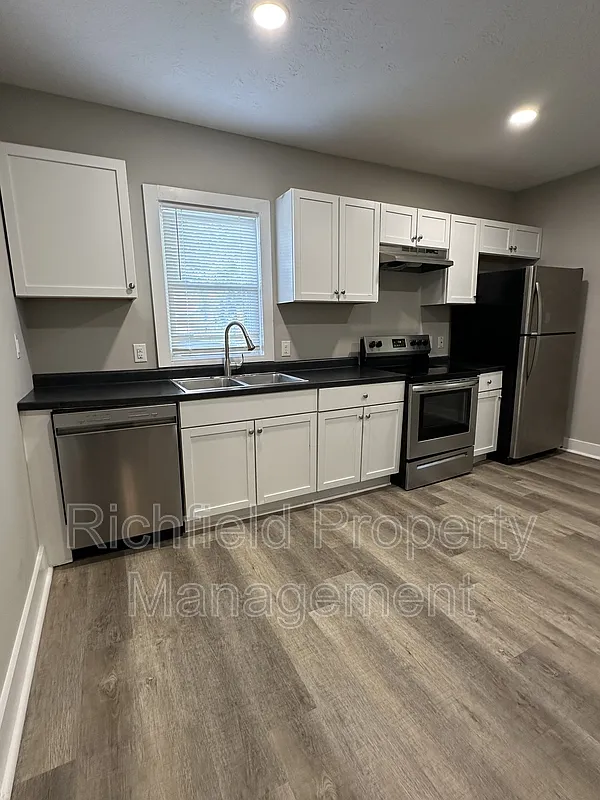 4 bed, 1.5 bath, 1478 sqft, $1,600 — Photo 4