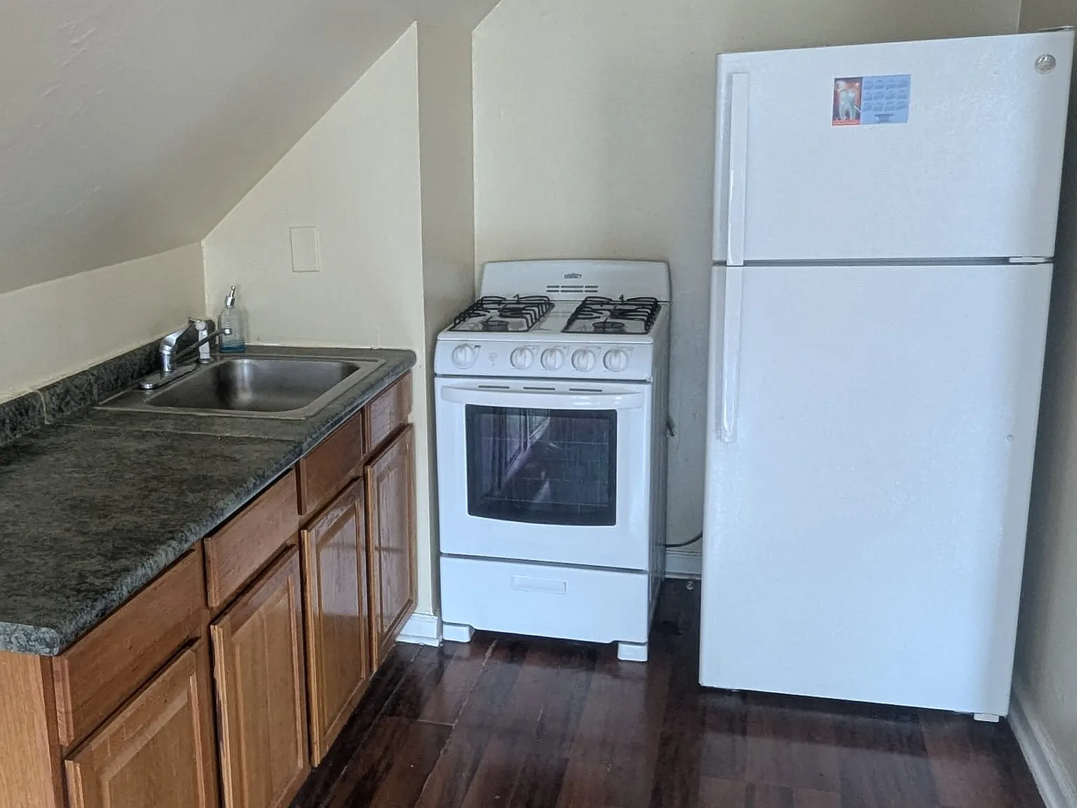 2 bed, 800 sqft, $1,475 — Photo 3