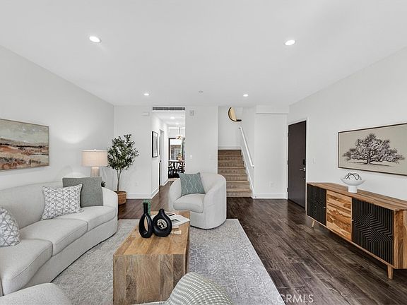 4th image of 2428 E Del Mar Blvd Unit 206
