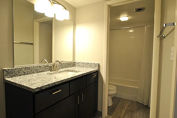 1040 E. Knapp St. — Photo 22