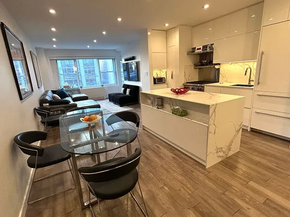 360 E 72nd St APT A807, Manhattan, NY 10021