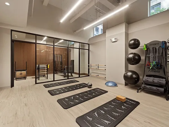 25 Central Park West image 7 of 11