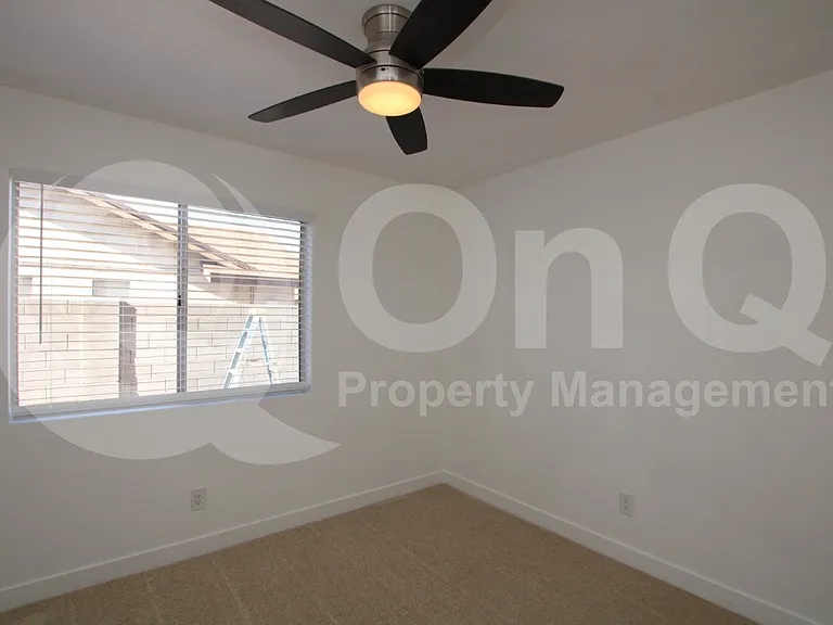 7849 W Hearn Rd — Photo 12