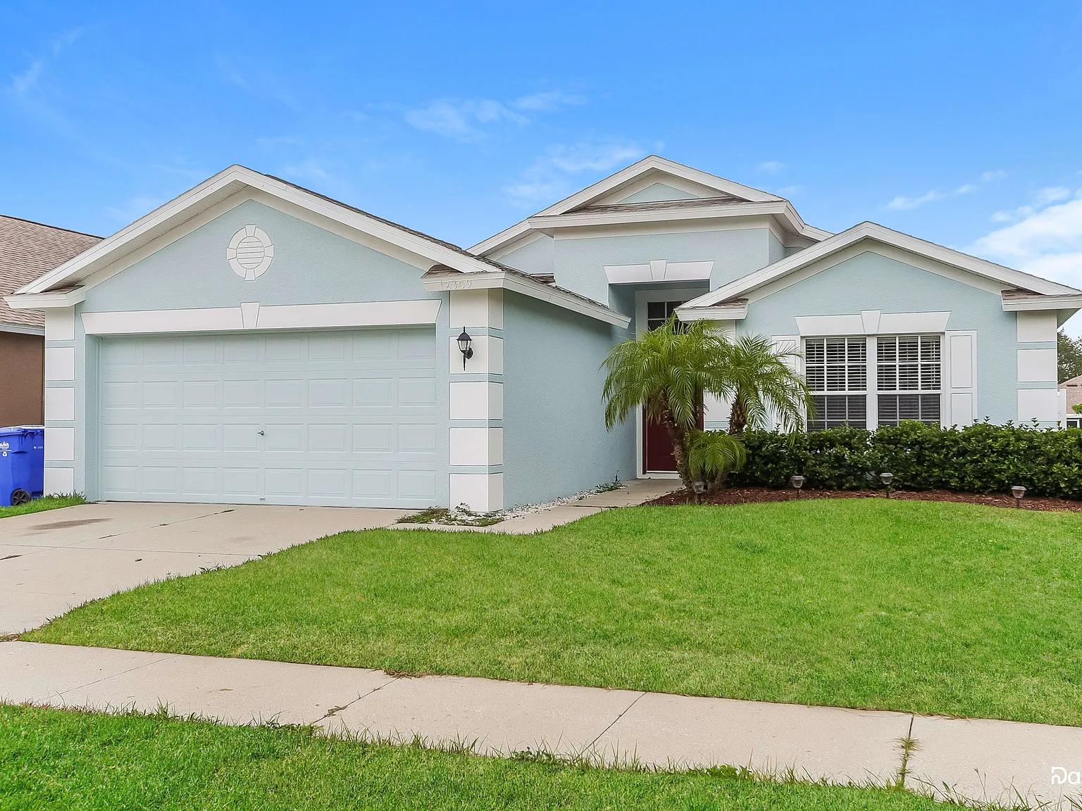 4 bed, 2.0 bath, 1665 sqft, $2,245 — Photo 2