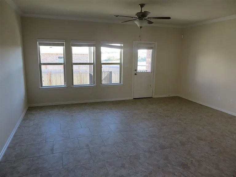 1220 Gaviota Ln — Photo 9