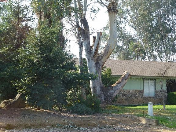 3rd image of 26254 Wayside Dr