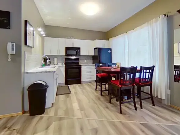 277 Eaton Dr #1A, Hinton, AB T7V 1Y5