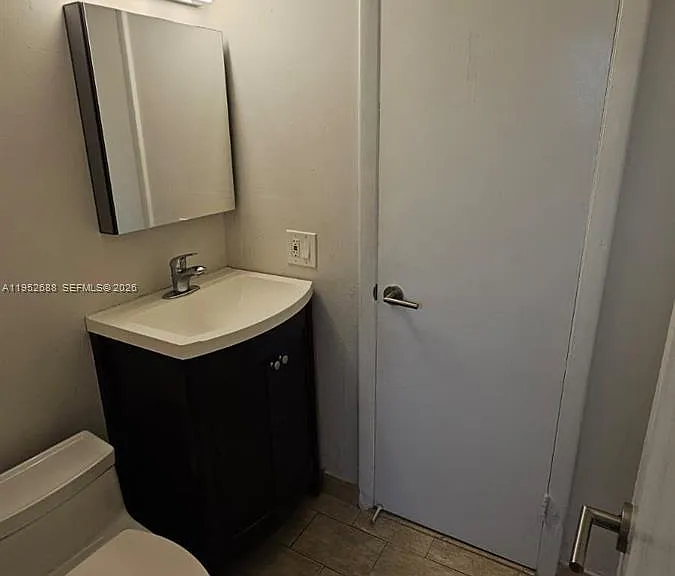 5720 SW 5th St — Photo 10