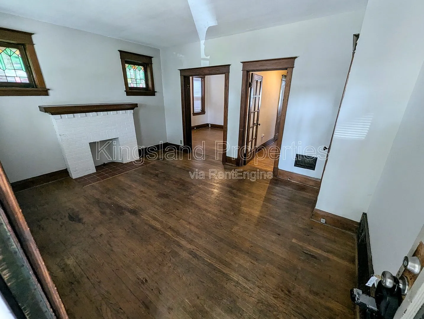 2 bed, 1.0 bath, 912 sqft, $1,000 — Photo 1