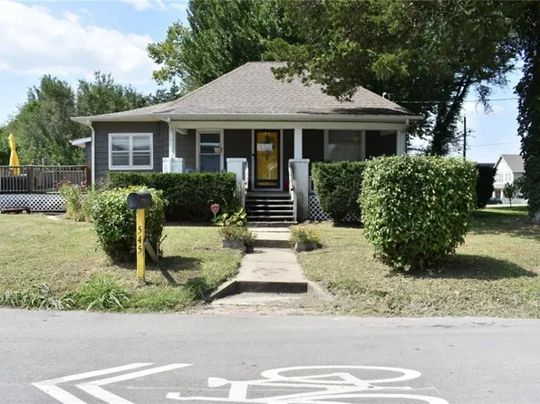 545 N 8th St, Lawrence, KS 66044