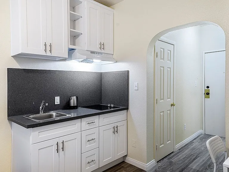 Soto Rose Apartments — Photo 66