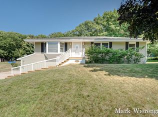 17616 Navaho Dr, Spring Lake, MI 49456