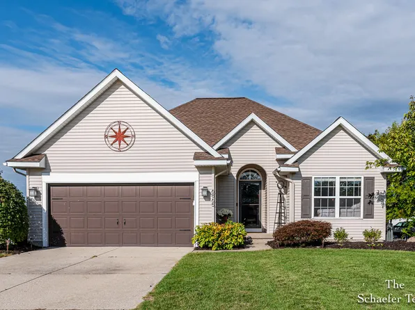 6865 Deer Cove Dr SE, Caledonia, MI 49316