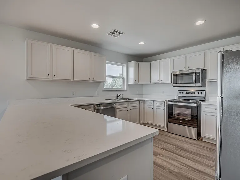 816 W Nevada Ave — Photo 14