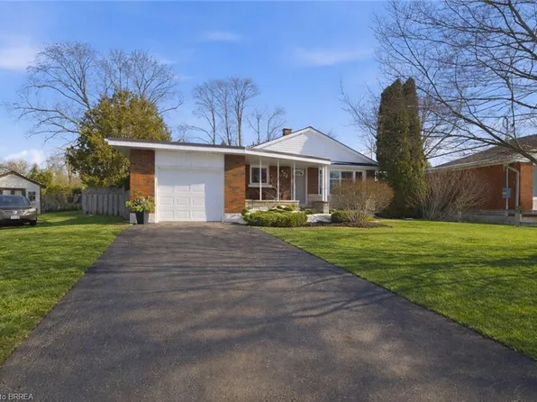 71 Pinecrest Dr, Kitchener, ON N2A 2G7