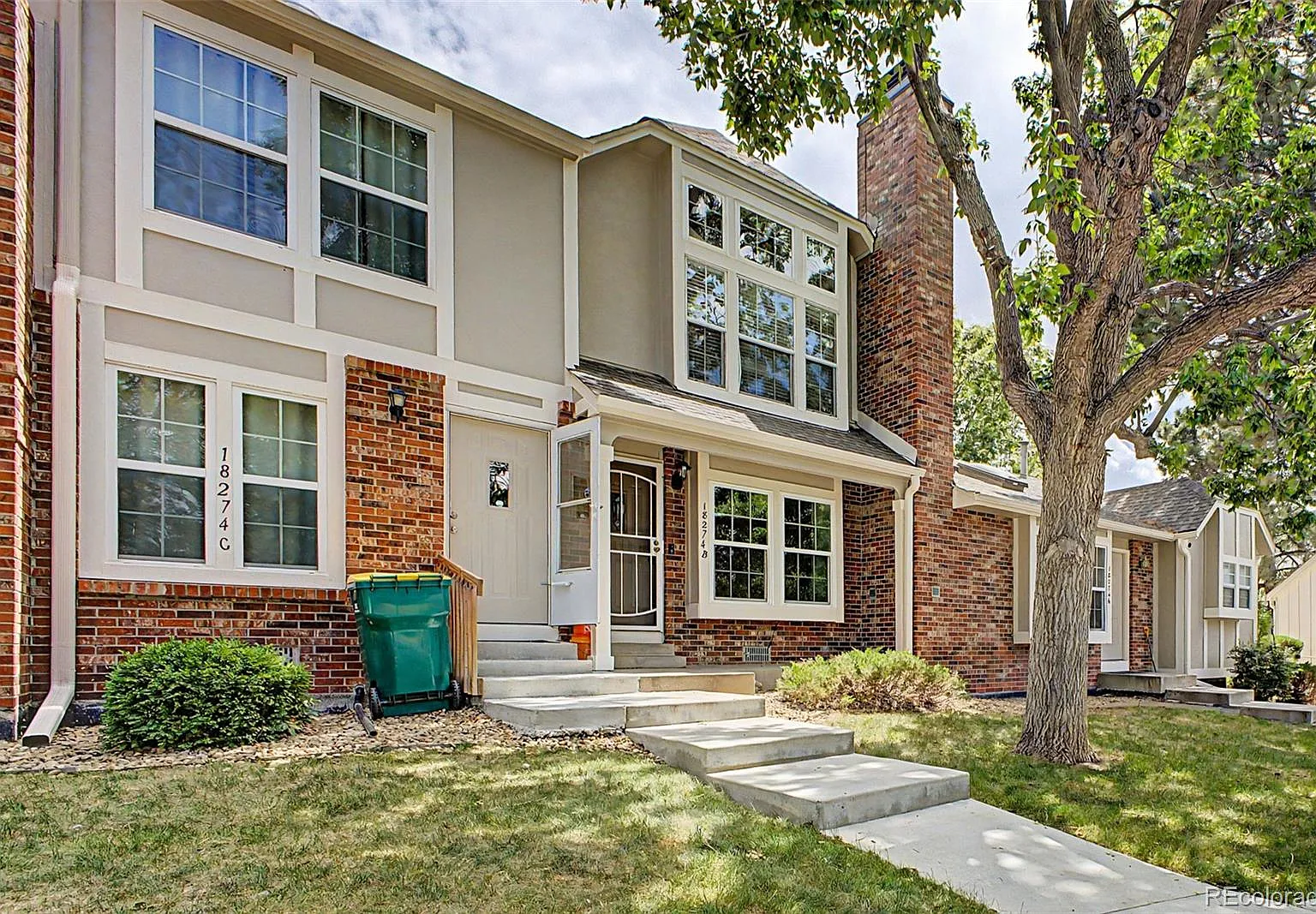 2 bed, 1.5 bath, 992 sqft, $2,000 — Photo 1