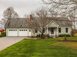 34 Drumlin Dr, Macedon, NY 14502