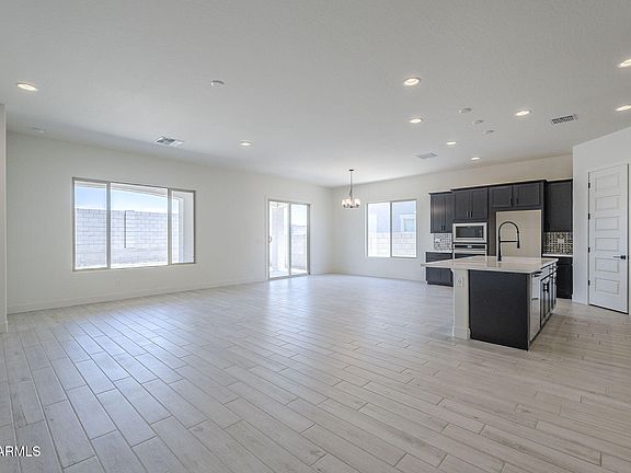 3rd image of 20258 W CATALINA Drive