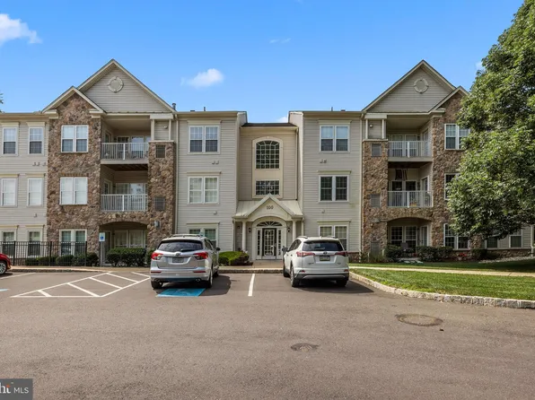 100 Evodia Cir APT 204, Warrington, PA 18976