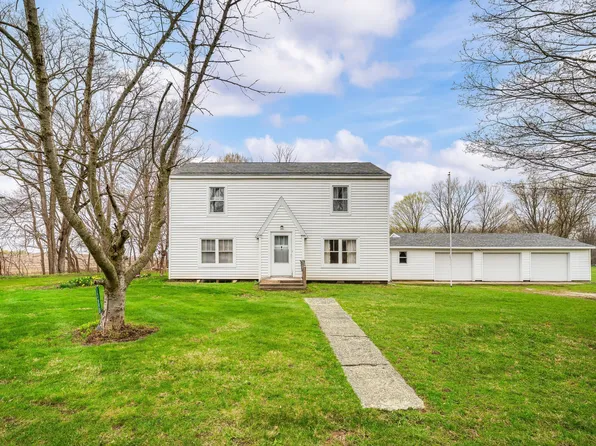 13690 Cleveland Ave, Buchanan, MI 49107
