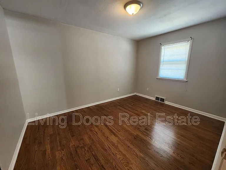 3701 Lewis Ave — Photo 12