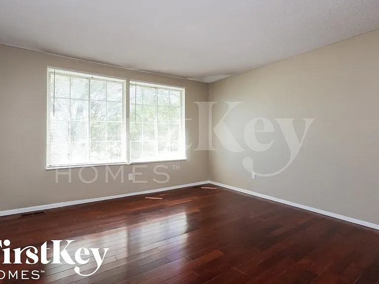 4321 Castle Heights Dr — Photo 5