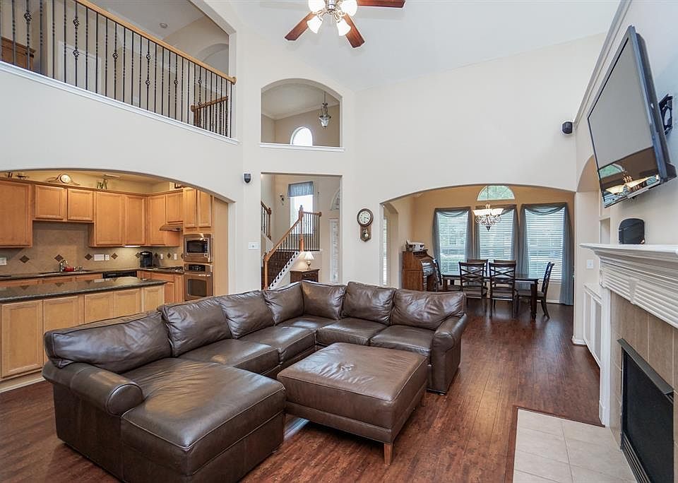 1st image of 25210 Hamden Valley Dr