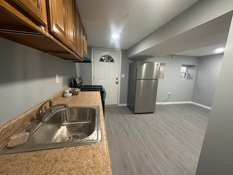 336 Ege Ave #B — Photo 3