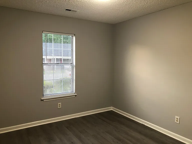2245 Pine Knoll Ter — Photo 8