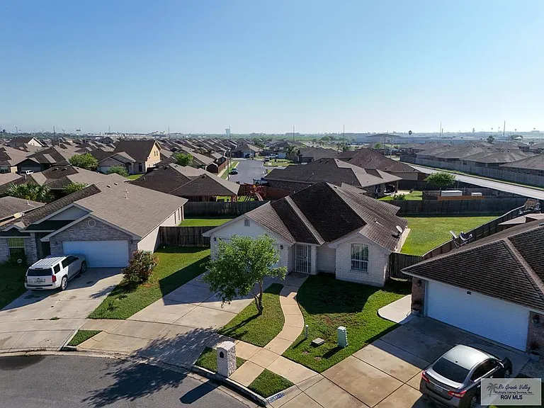 2304 Concord Pl — Photo 15