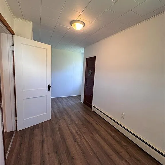393 Adelaide St — Photo 8