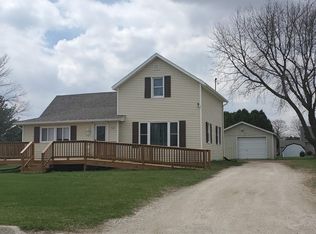 712 3rd St SE, Cresco, IA 52136