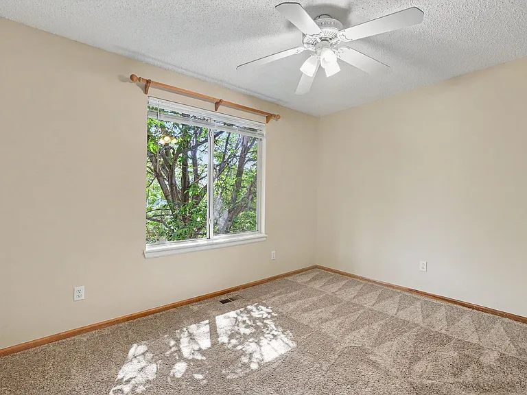11742 Gray St — Photo 15