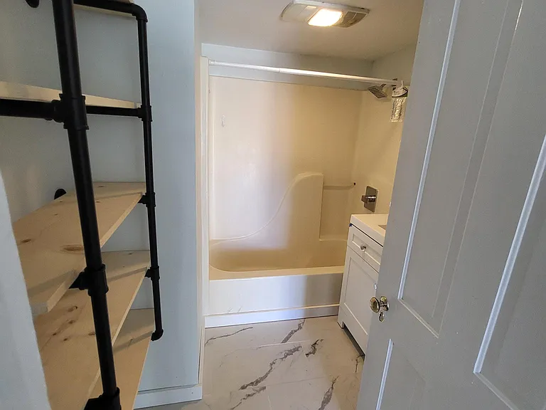23 Cherry Ln #C — Photo 7