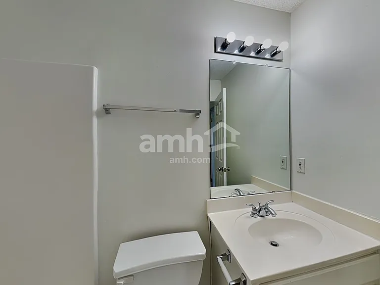 8914 Meadowmont View Dr — Photo 15