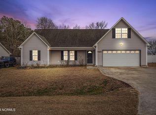 202 Chandler Simpson Ct, Beulaville, NC 28518