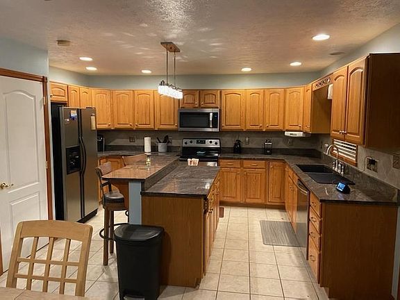 5th image of 123 Edgewood Dr